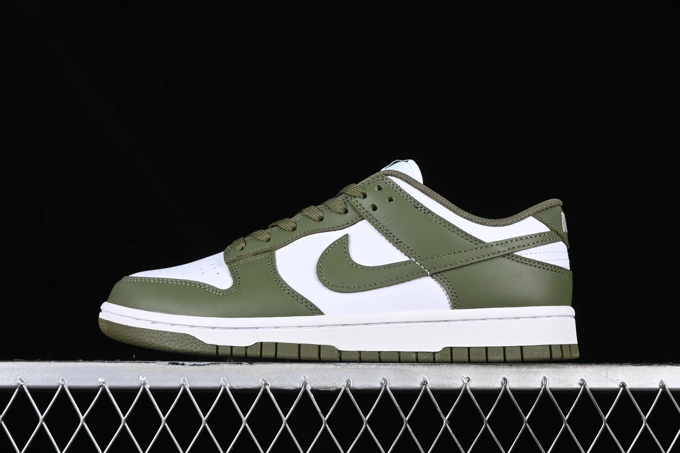 All categories Nk SB Dunk series Nk SB Dunk Low low-top sneakers J version Nk Dunk Low olive green SB smashed backboard fashion casual sneakers DD1503-120
